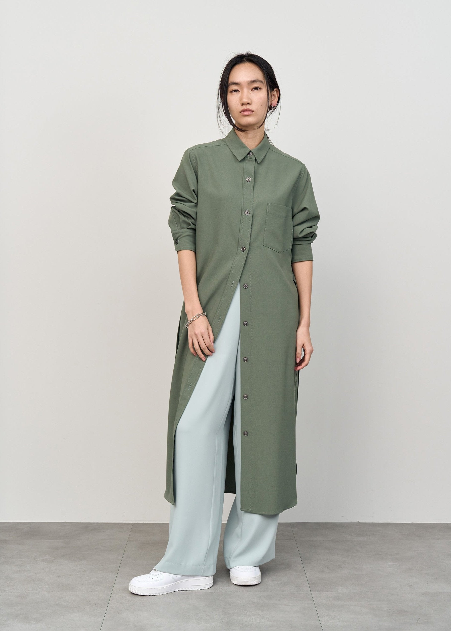 Model:5'7"/171cm
<br>Size:M