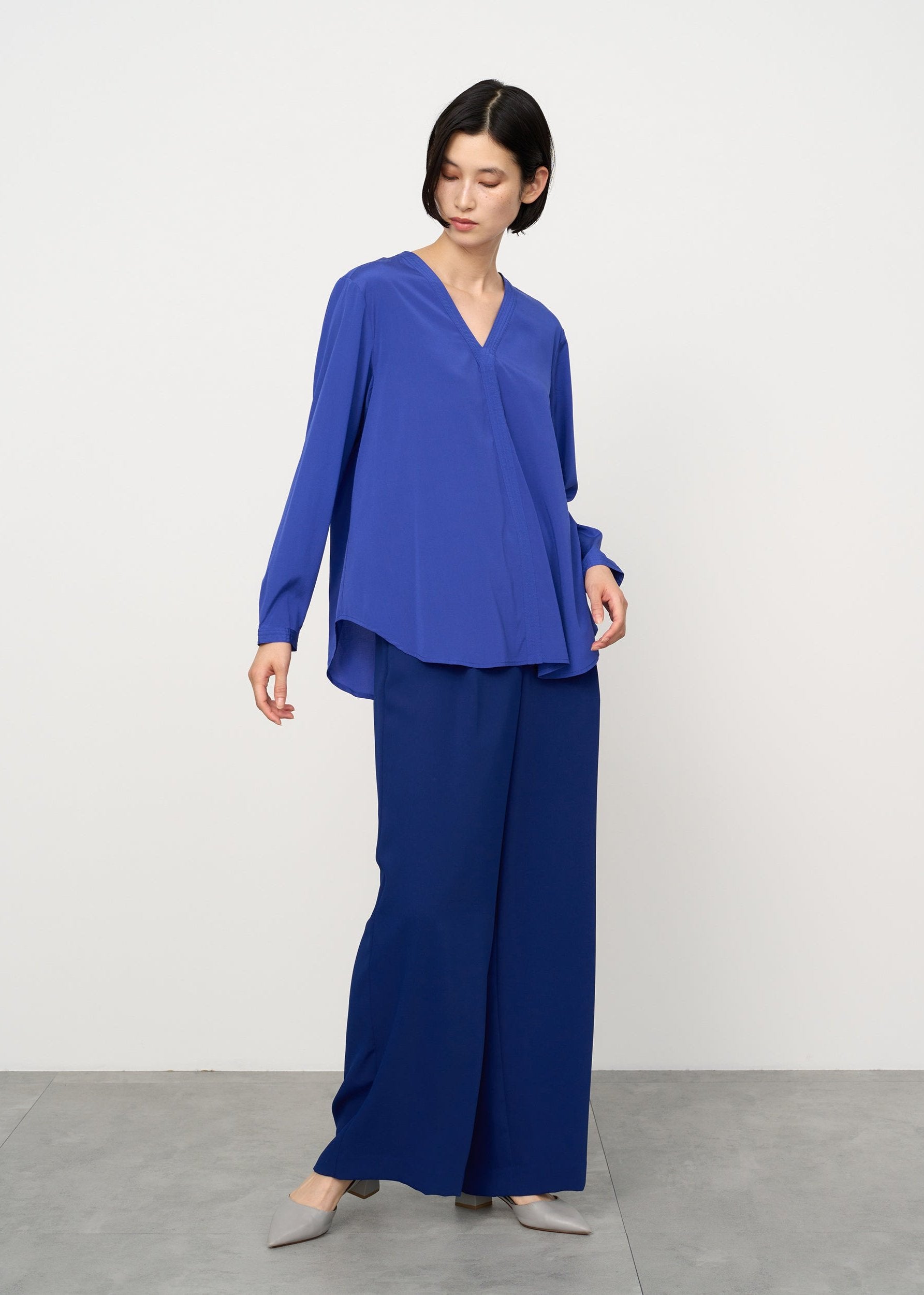 Model:5'7"/170cm
<br>Size:L