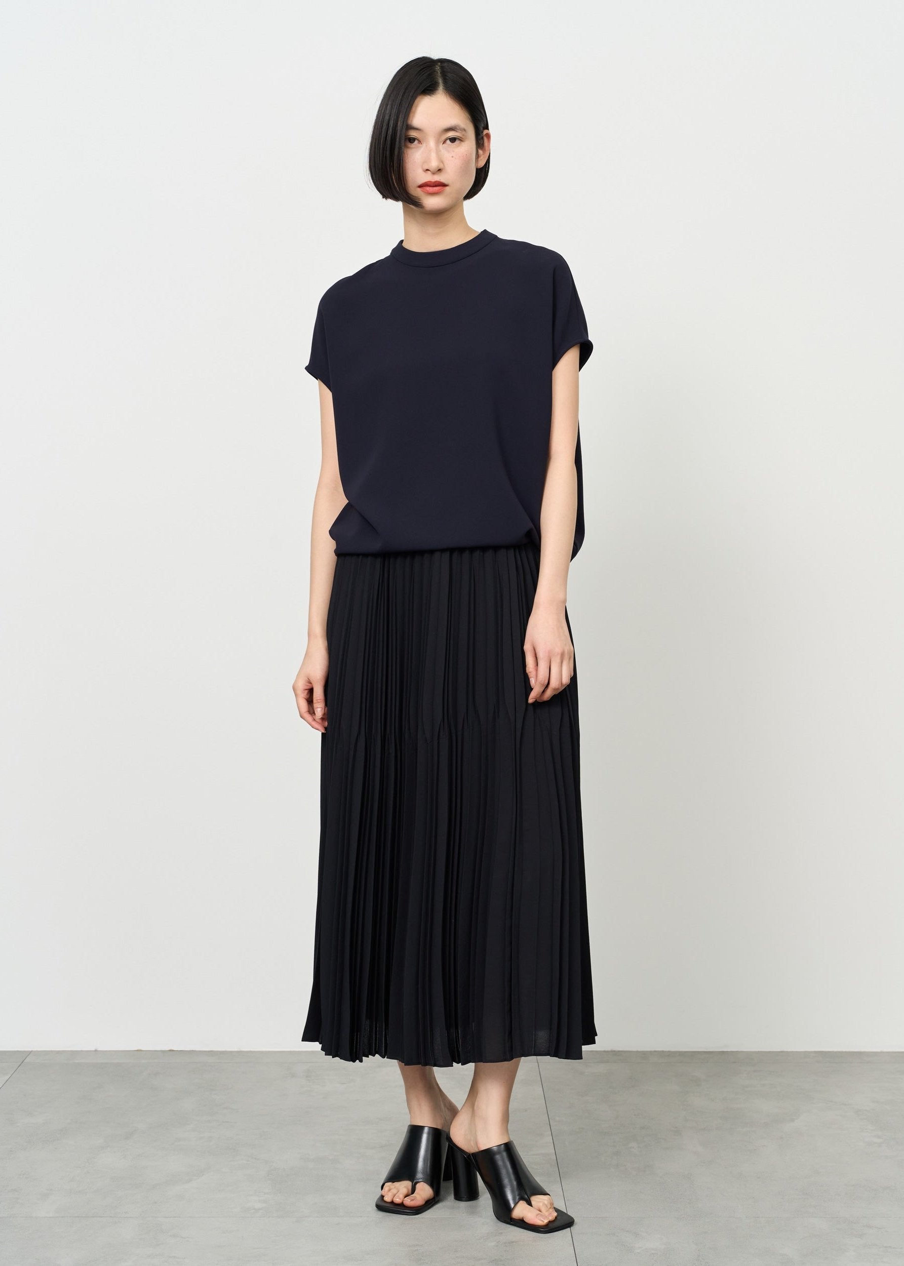 Model:5'7"/170cm
<br>Length:85cm