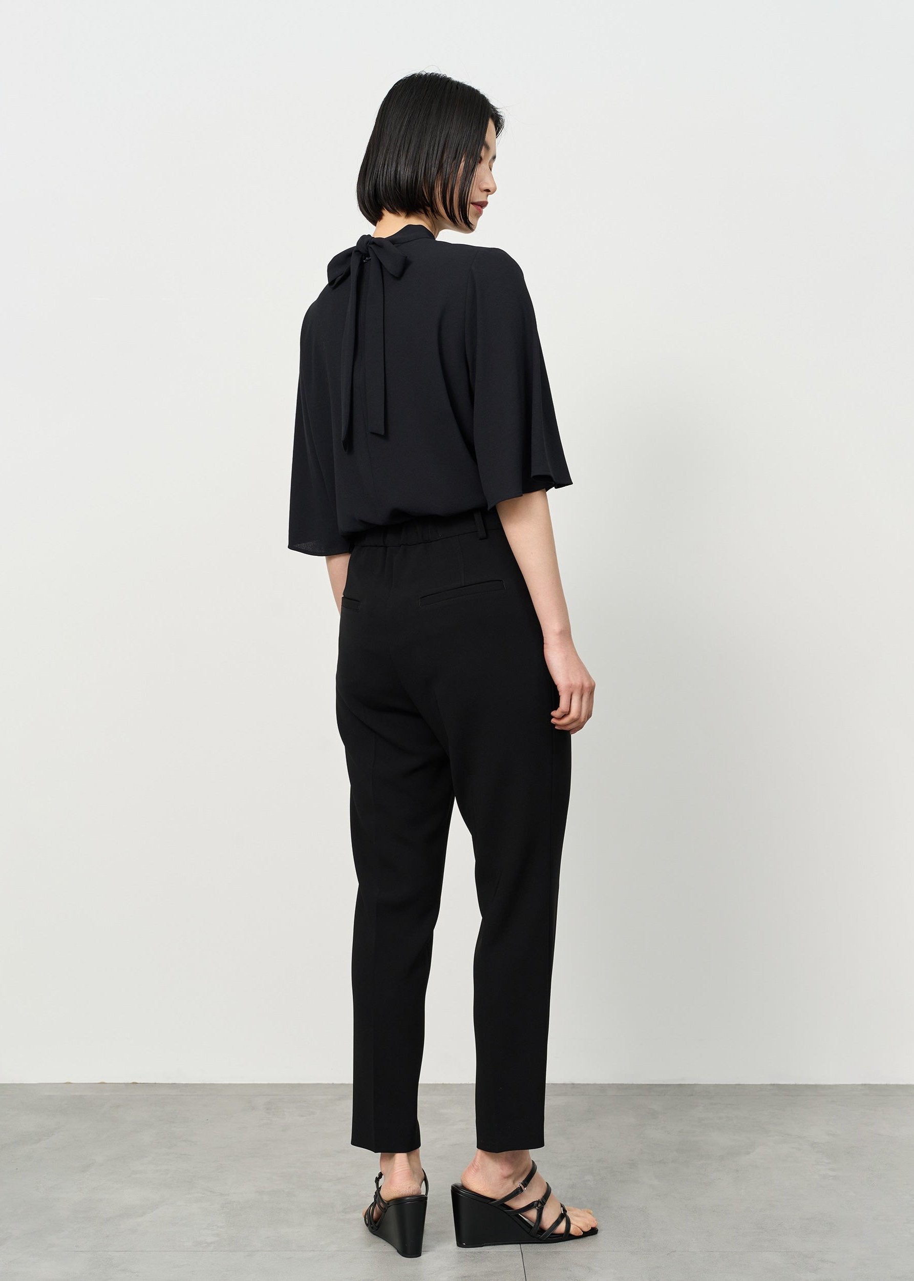 中線壓褶錐形褲