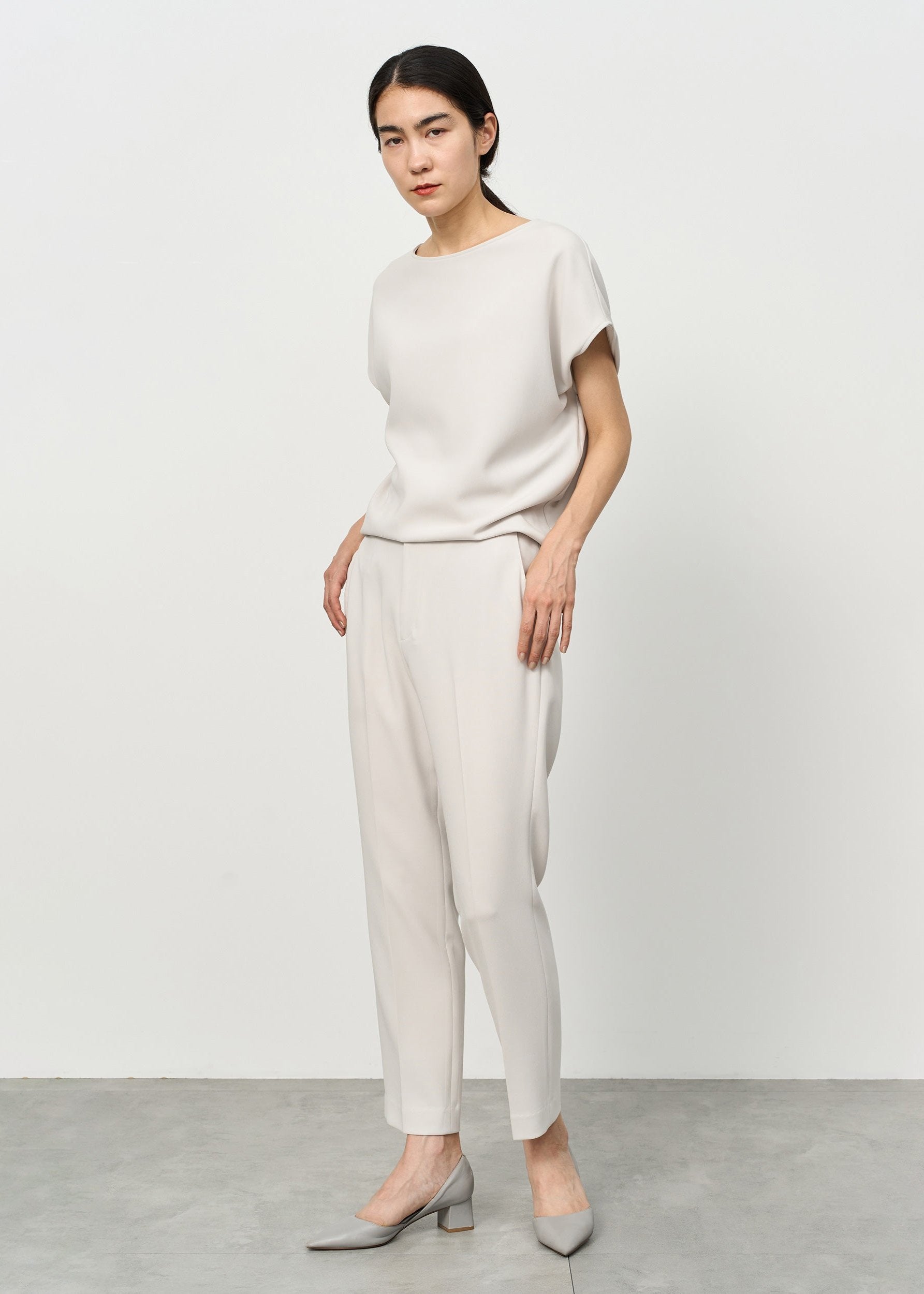 中線壓褶錐形褲