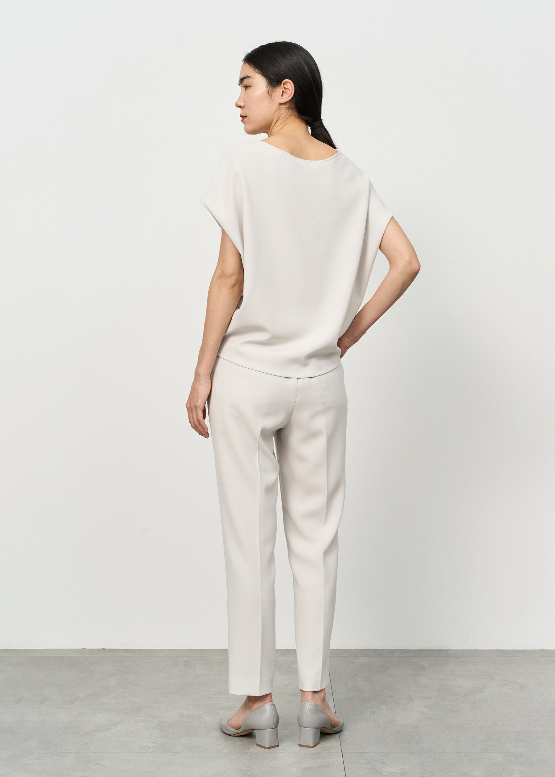 中線壓褶錐形褲