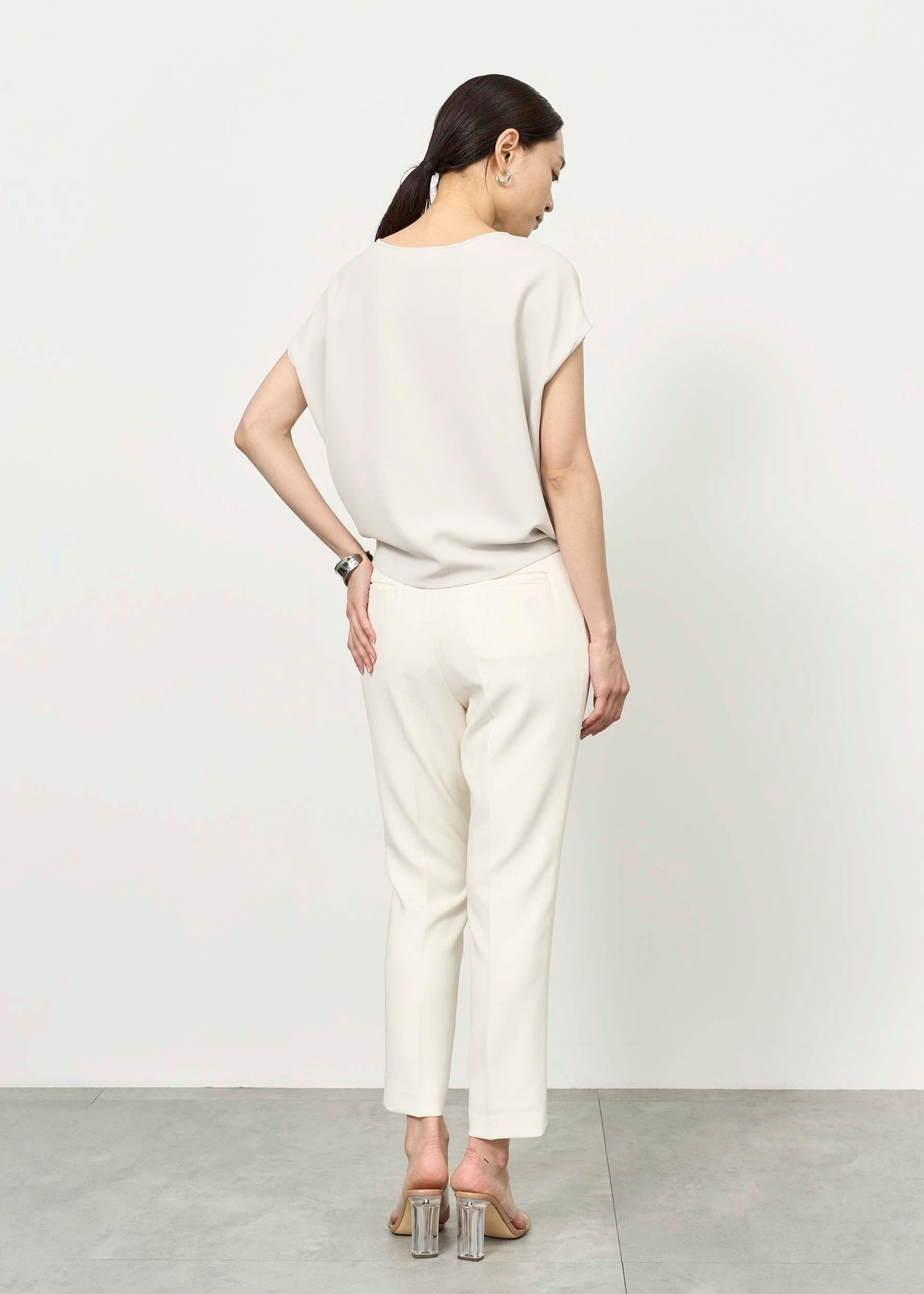 中線壓褶錐形褲