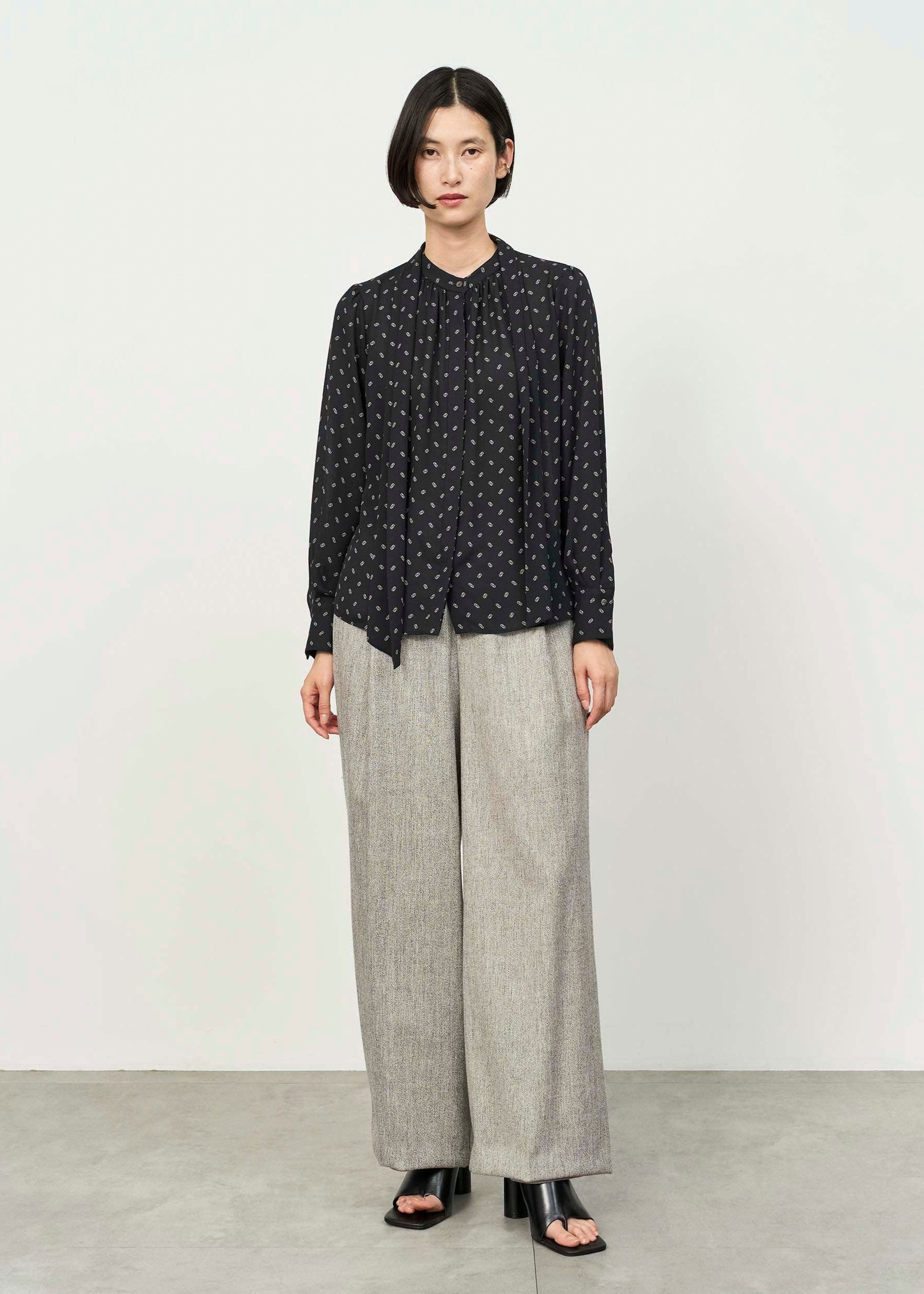 Model:5'7"/170cm
<br>Size:L