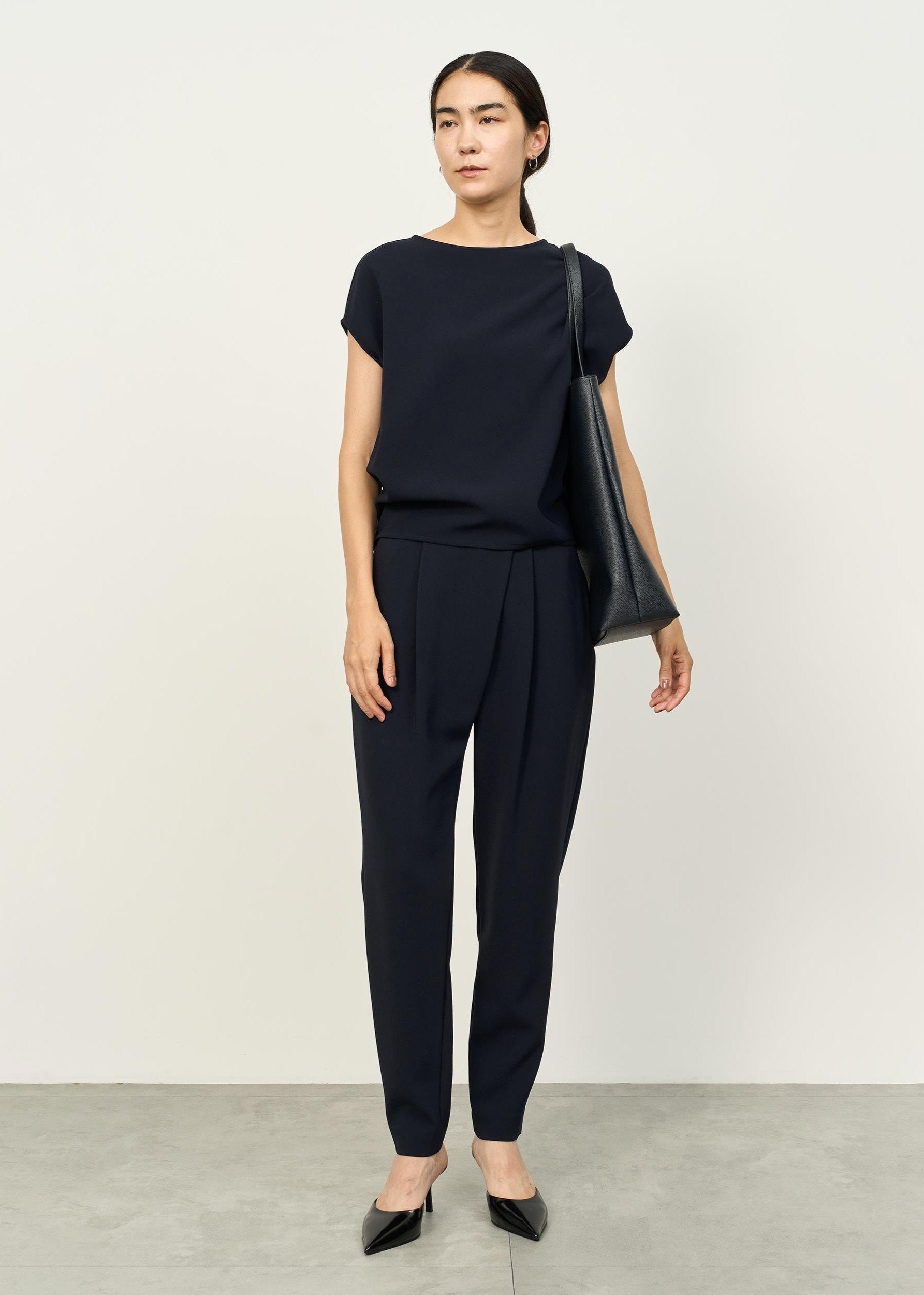 Model:5'7"/172cm
<br>Size:S
