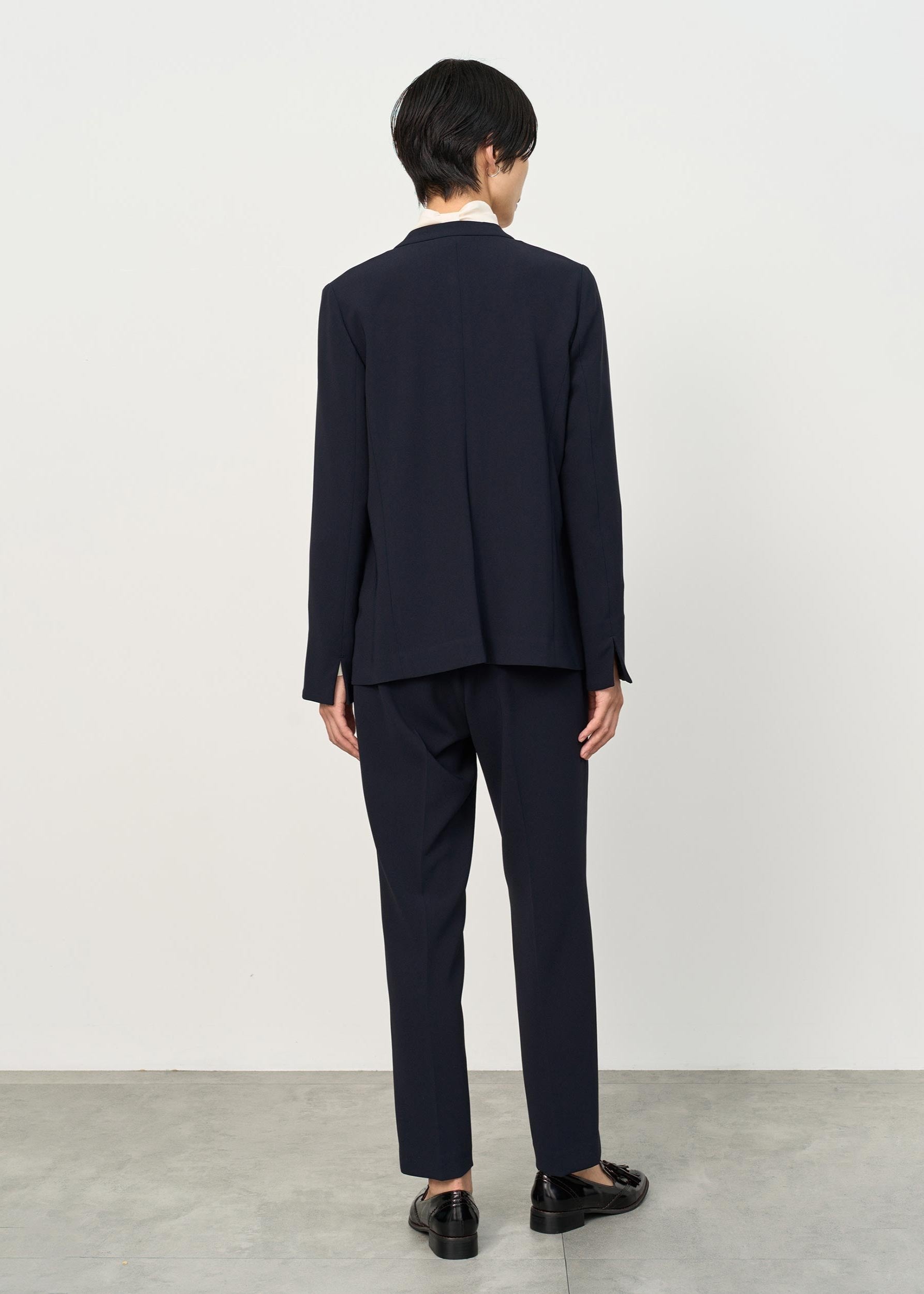 中線壓褶錐形褲