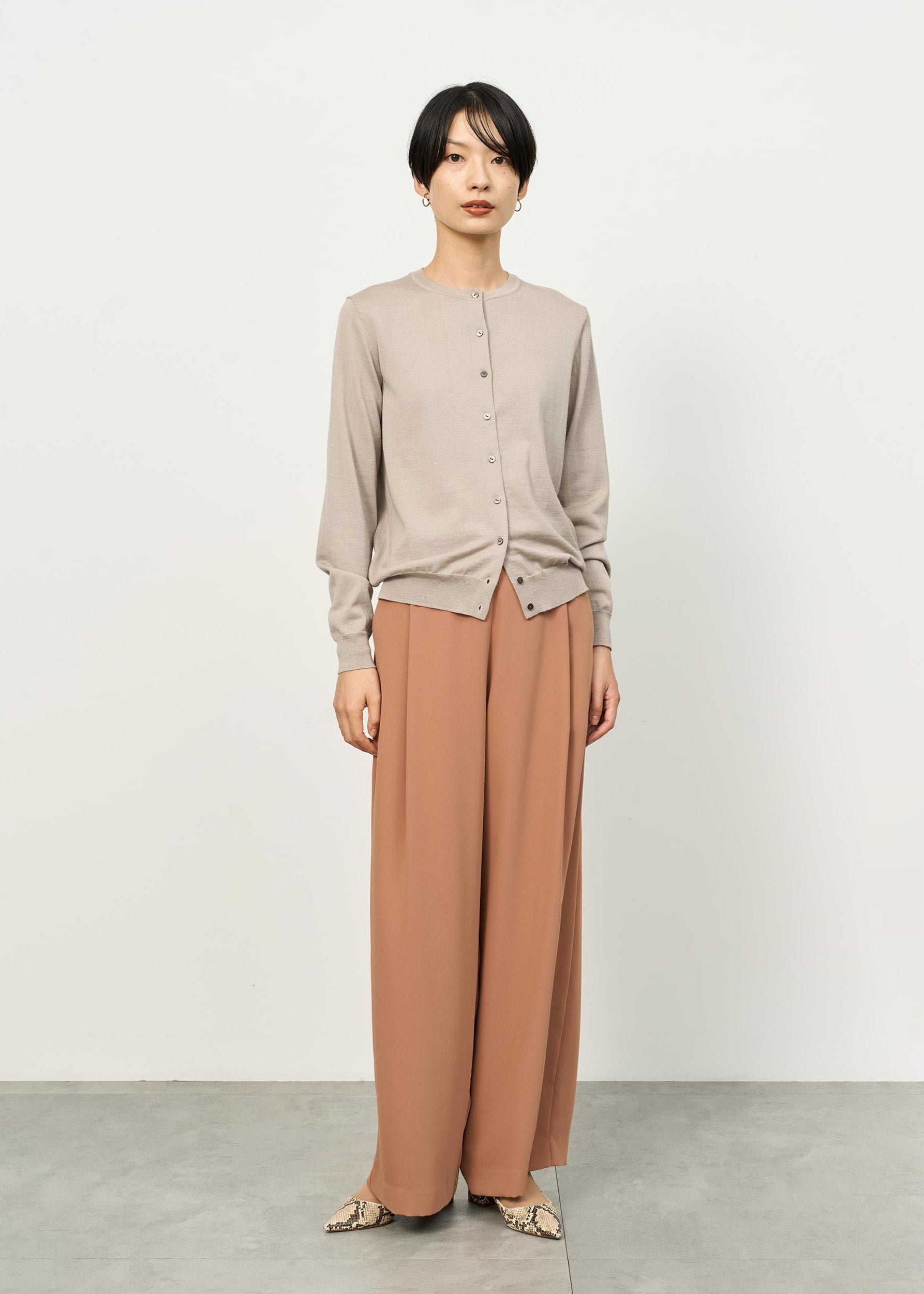Model:5'7"/170cm
<br>Size:L
