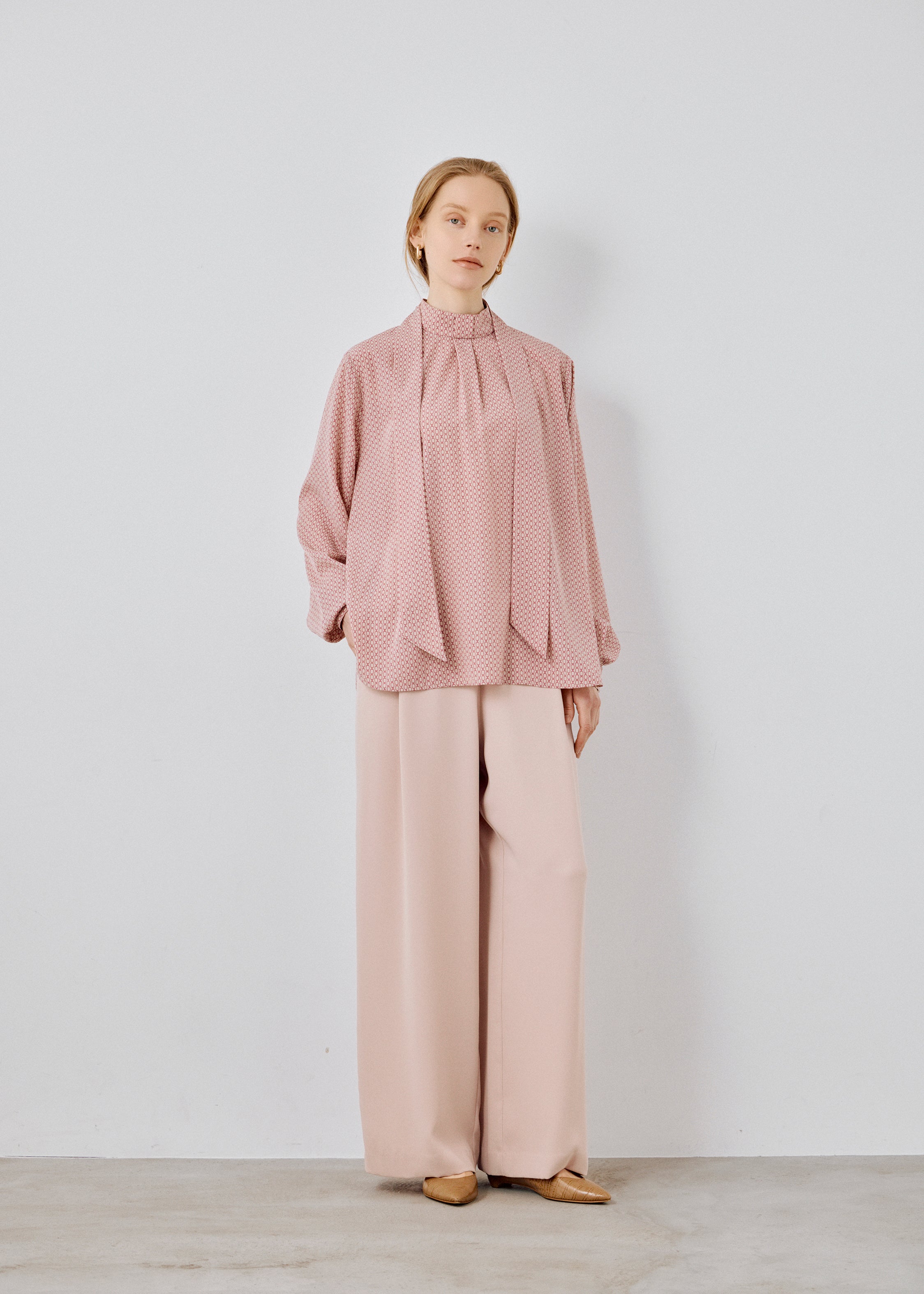 Chain Pattern Bow-tie Blouse