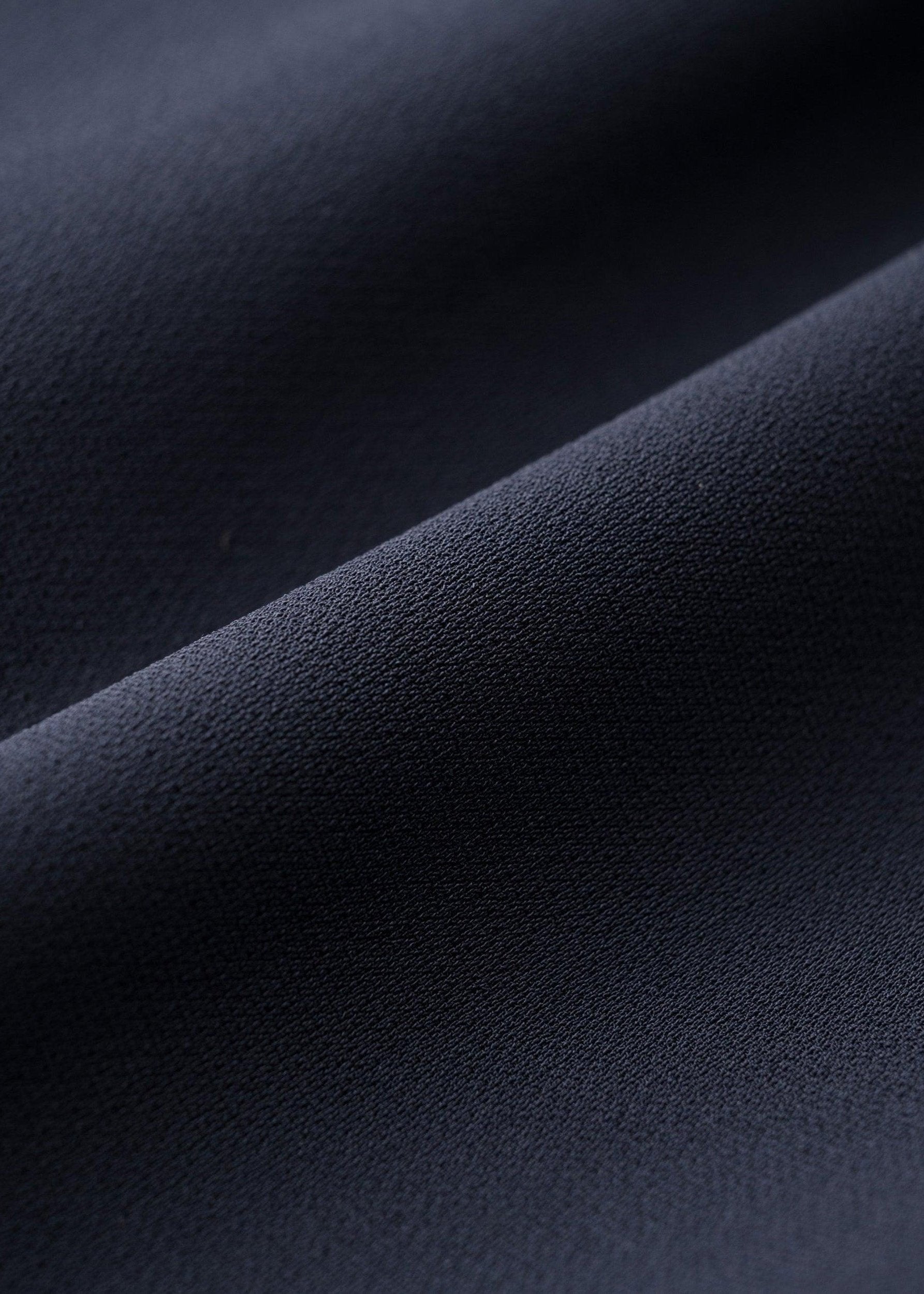 中線壓褶錐形褲