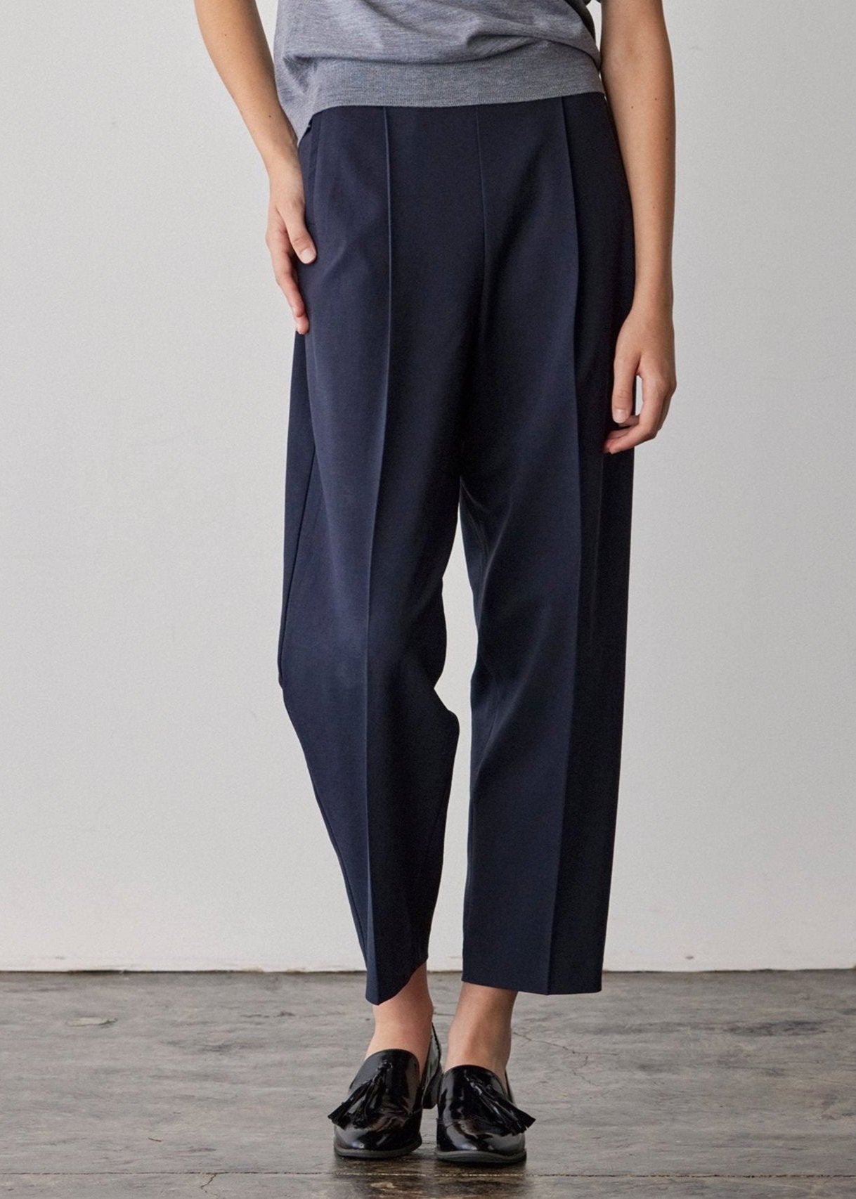 Wool-Like Stretch Barrel Pants