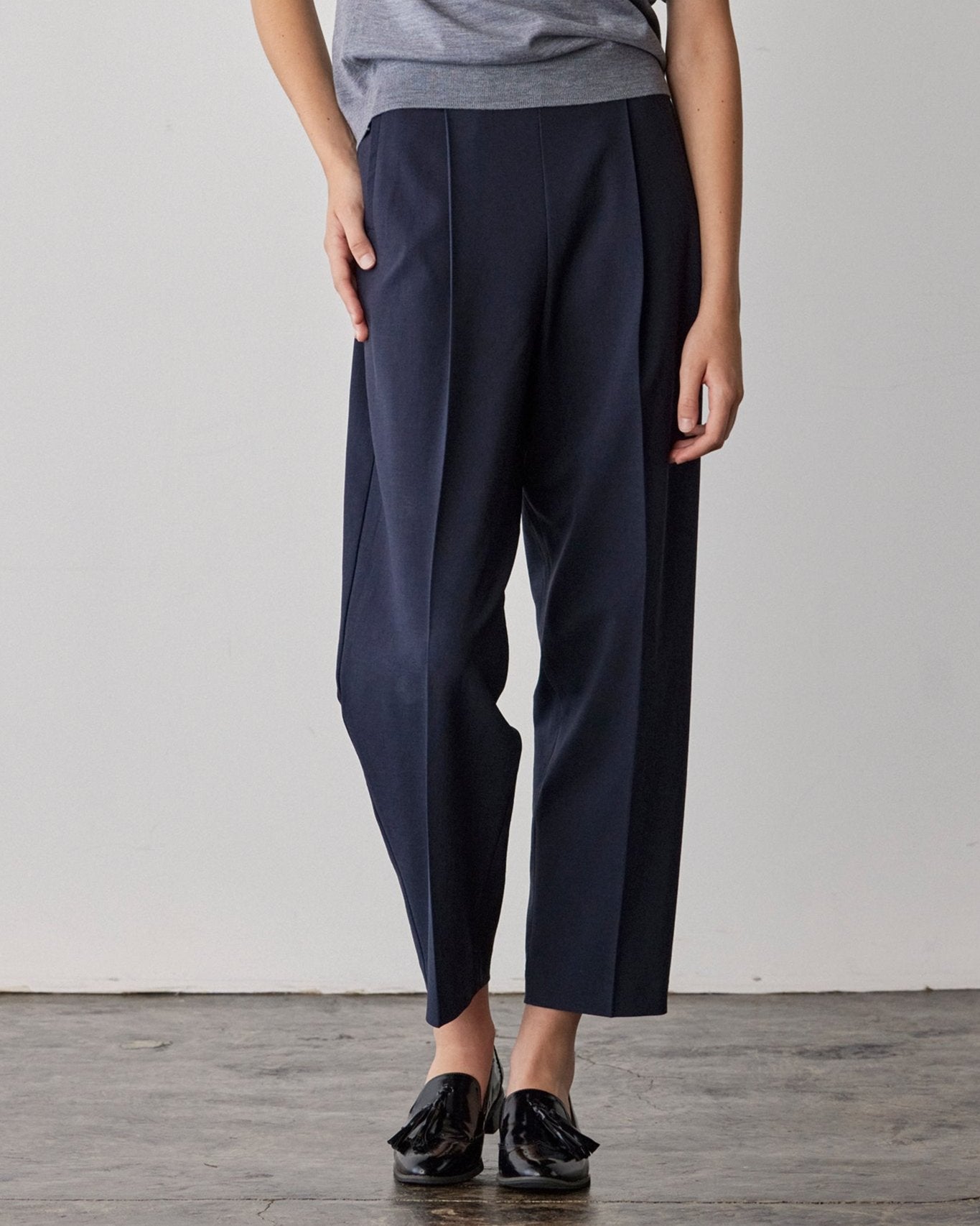 Wool-Like Stretch Barrel Pants