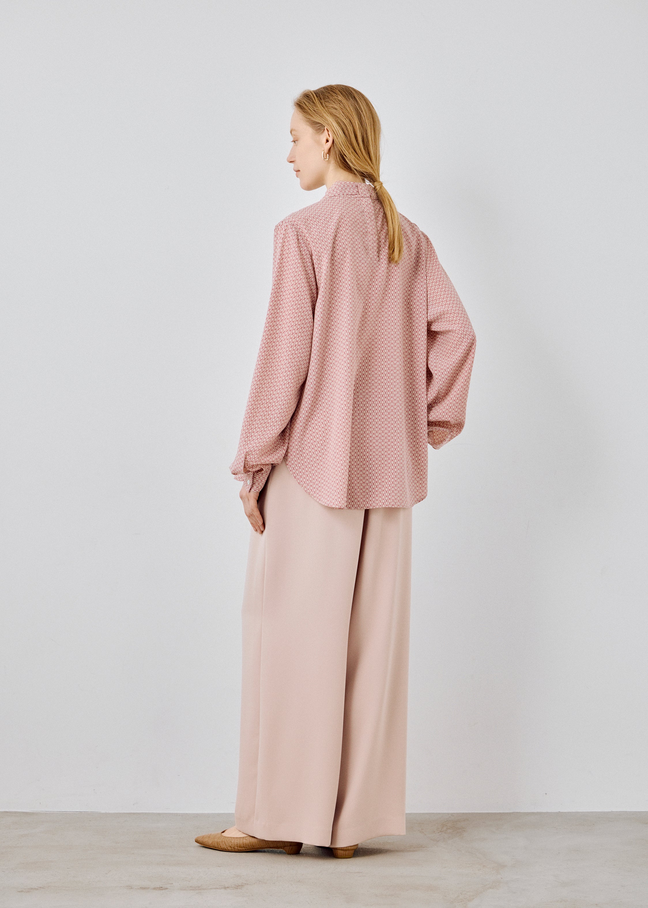 Chain Pattern Bow-tie Blouse