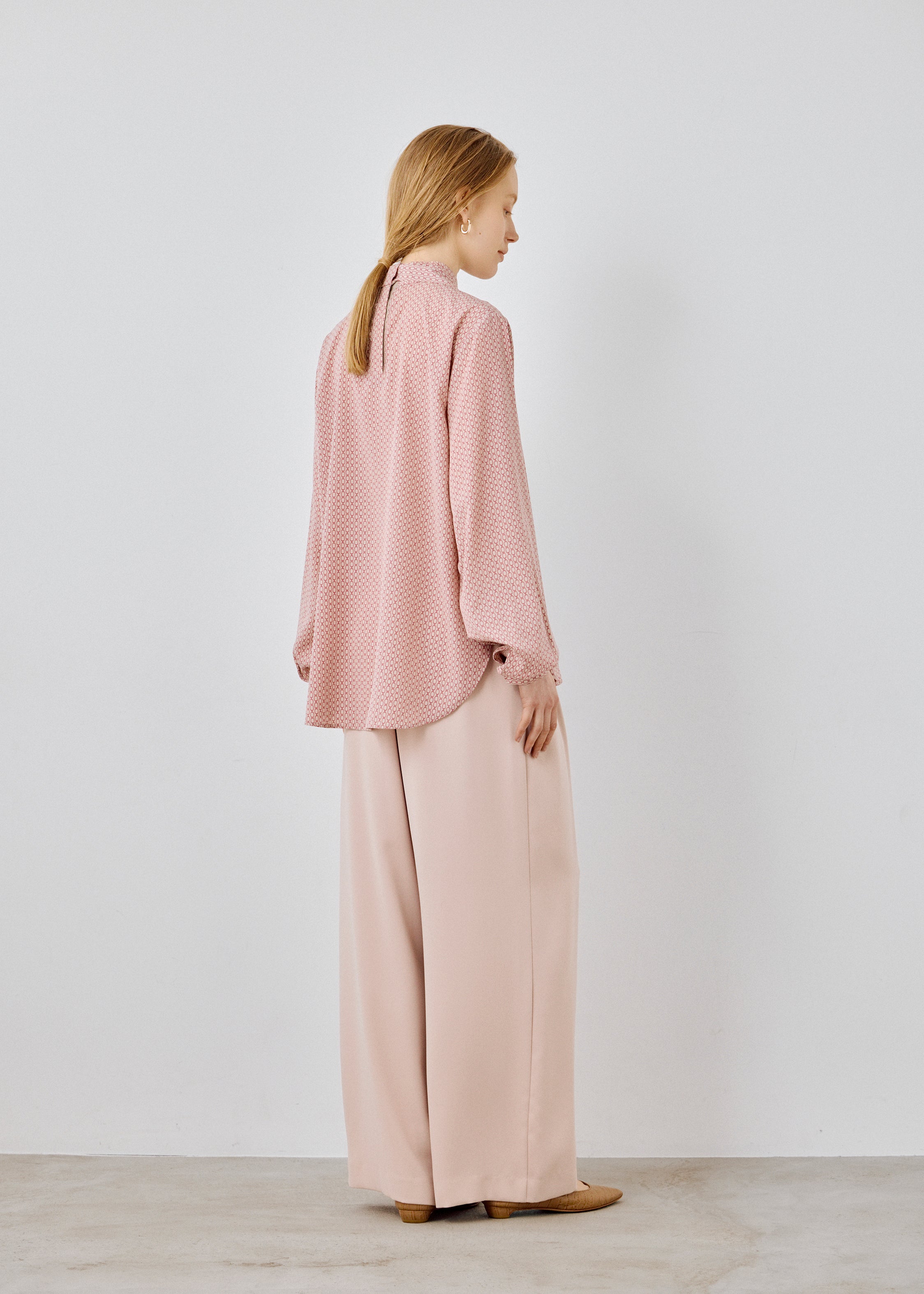 Chain Pattern Bow-tie Blouse